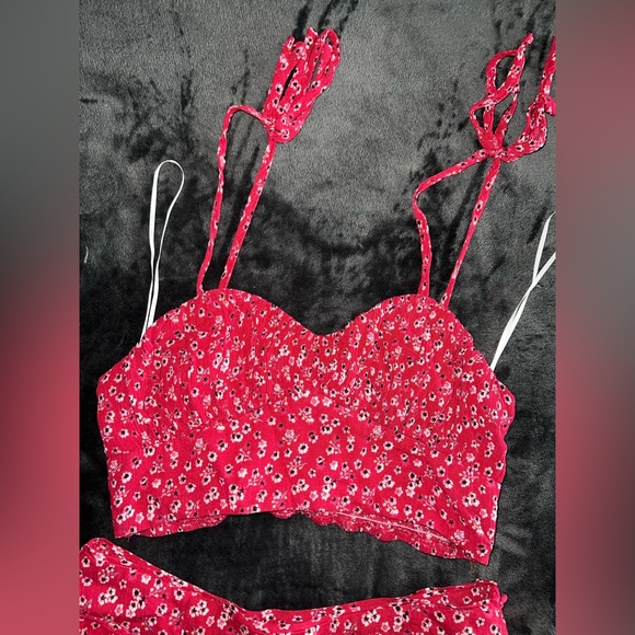 Princess Polly Carly Set in Red Size 2 - Picture 8 of 15